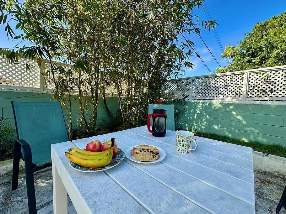 Two Charming Connected Apartments For 4 Or Family Nassau