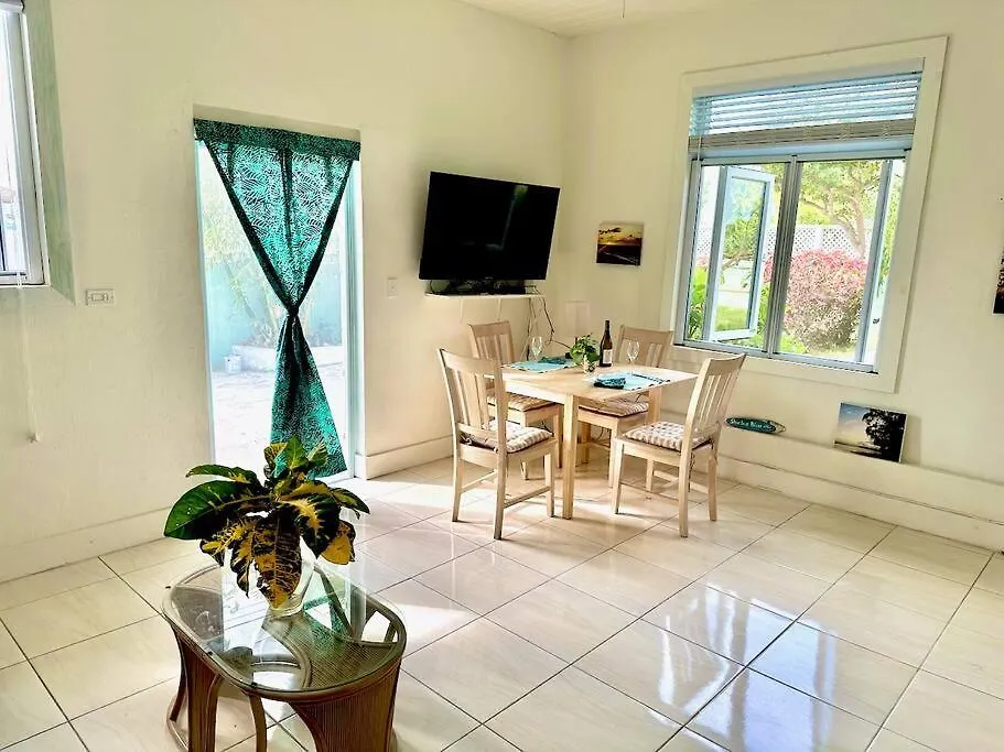 Two Charming Connected Apartments For 4 Or Family Nassau Bahamas