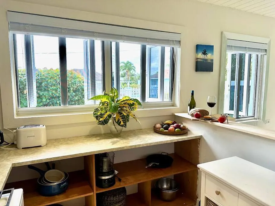 Two Charming Connected Apartments For 4 Or Family Nassau