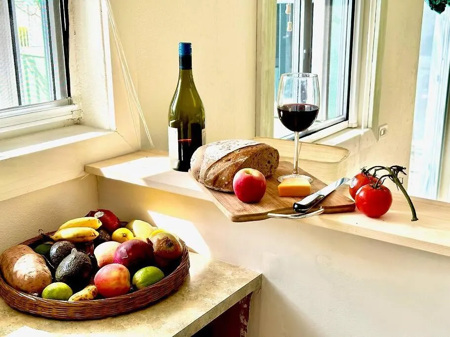 Two Charming Connected Apartments For 4 Or Family Nassau
