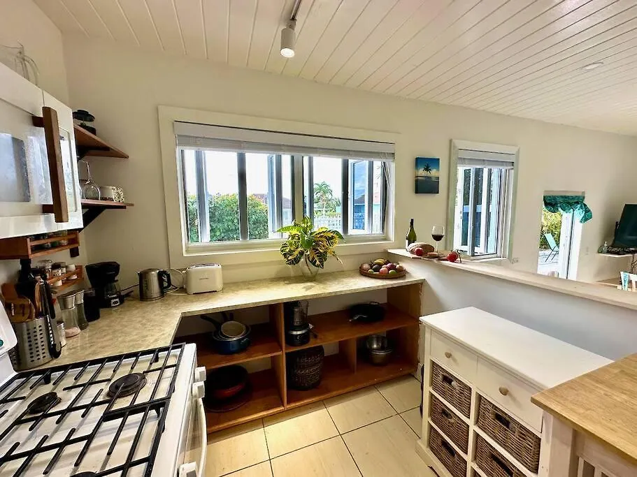 Two Charming Connected Apartments For 4 Or Family Nassau